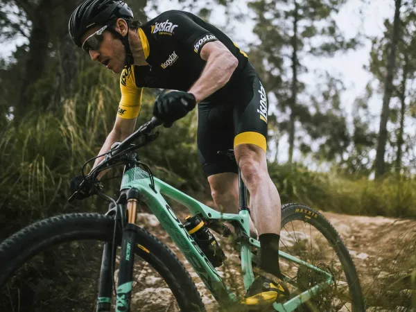 VÝŽIVA CYKLISTŮ: VYTRVALOSTNÍ TRATĚ